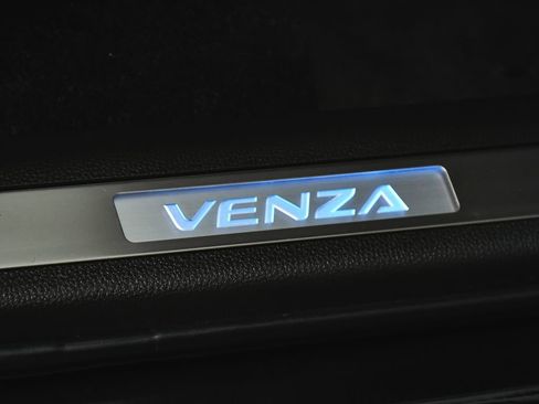 Used 2023 Toyota Venza Limited AWD/4WD image 14
