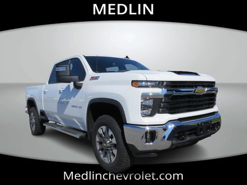 Used 2026 Chevrolet Silverado 2500 LT image 3