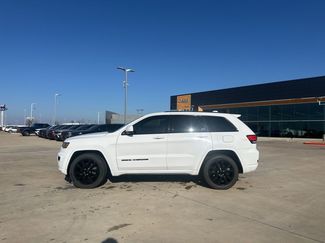 Used 2019 Jeep Grand Cherokee Altitude video 2