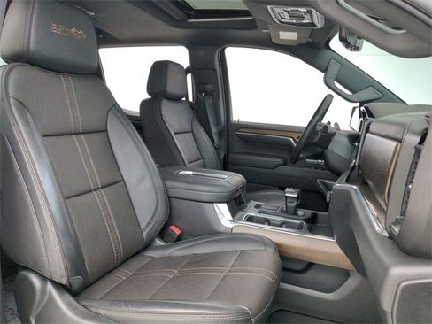 Used 2022 Chevrolet Silverado 1500 High Country w/ Technology Package image 39