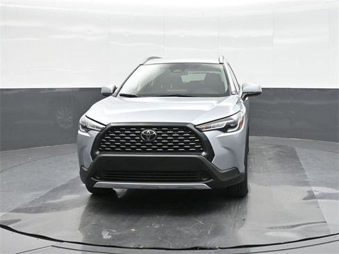 Certified 2024 Toyota Corolla Cross LE image 30