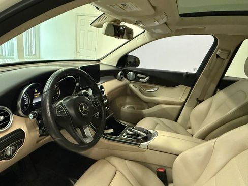 Used 2018 Mercedes-Benz GLC 300 4MATIC w/ Multimedia Package image 16
