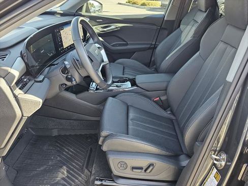 Used 2025 Audi Q6 e-tron Premium Plus w/ Premium Plus AWD/4WD image 2