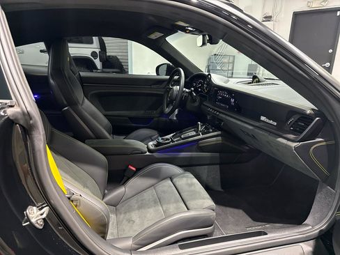 Used 2023 Porsche 911 Dakar image 29