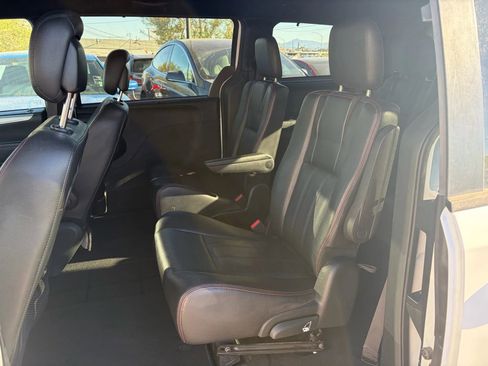 Used 2017 Dodge Grand Caravan GT image 8
