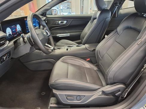 Used 2025 Ford Mustang GT Premium image 16