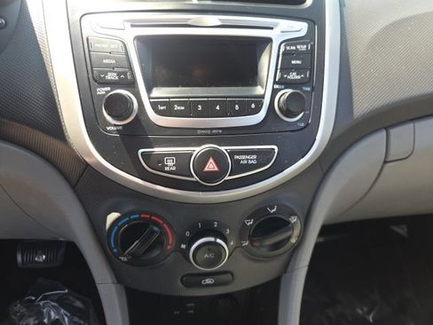 Used 2014 Hyundai Accent GLS FWD image 16