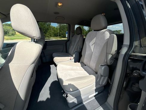 Used 2014 Kia Sedona LX FWD image 10
