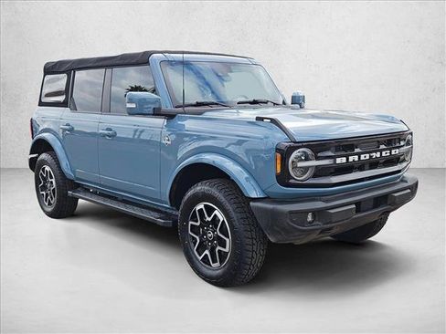 Used 2022 Ford Bronco Outer Banks image 3