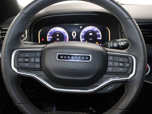 Used 2022 Jeep Wagoneer Series II image 37