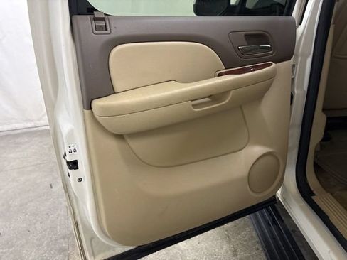 Used 2012 GMC Yukon XL SLT AWD/4WD image 24