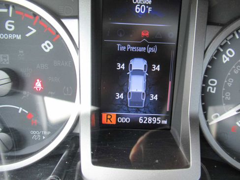 Used 2021 Toyota Tacoma Limited image 28