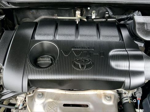Used 2011 Toyota Camry LE FWD image 30