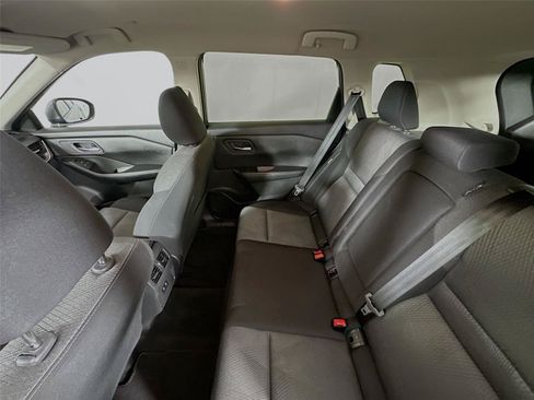Used 2024 Nissan Rogue SV AWD/4WD image 11