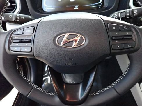 Used 2026 Hyundai Venue SEL FWD image 15