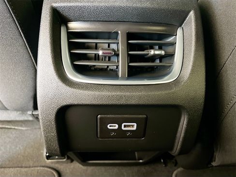 Used 2022 Chevrolet Blazer LT image 25