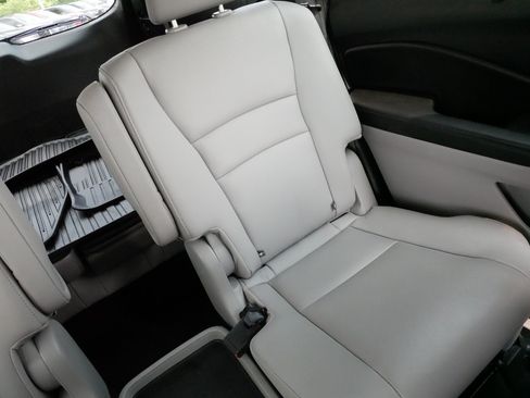 Used 2022 Honda Pilot Touring image 14