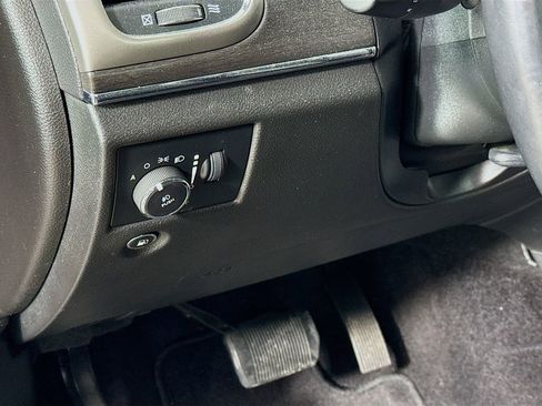 Used 2018 Jeep Grand Cherokee Limited image 10