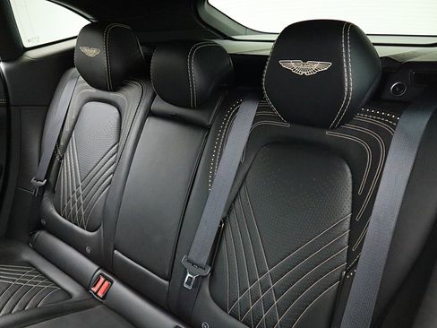 Used 2021 Aston Martin DBX AWD/4WD image 32