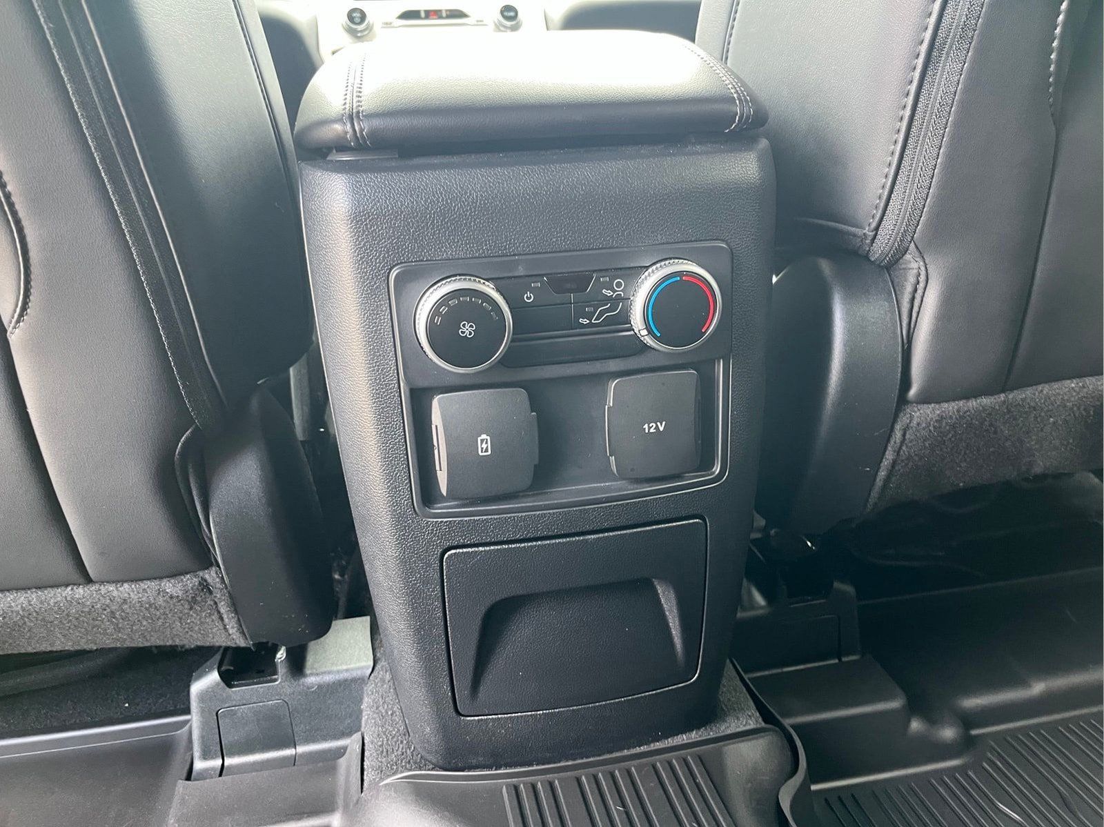 Used 2024 Ford Explorer XLT w/ Equipment Group 202A AWD/4WD image 29