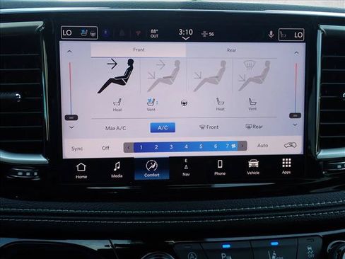 New 2027 Chrysler Pacifica Limited AWD/4WD image 19