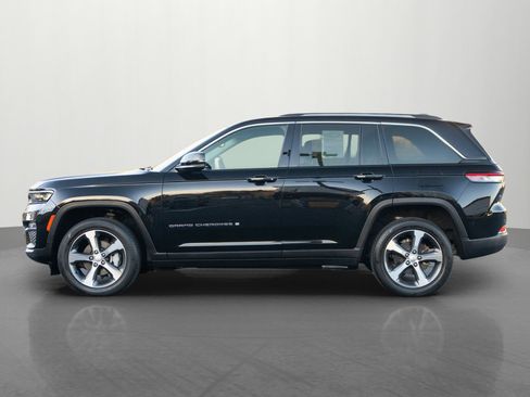 Used 2023 Jeep Grand Cherokee Limited w/ Trailer Tow Prep Group (B) image 4