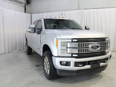 Used 2017 Ford F250 Platinum w/ Platinum Ultimate Package AWD/4WD image 38