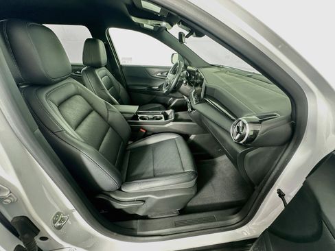 Used 2025 Chevrolet Equinox LT w/ Convenience Package II FWD image 33