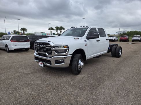 New 2026 RAM 3500 Tradesman AWD/4WD image 3