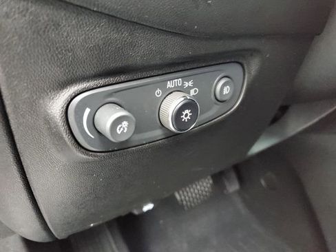 Certified 2020 Chevrolet Equinox Premier w/ Premier Redline Edition image 25