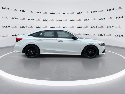 Used 2024 Honda Civic Sport image 9