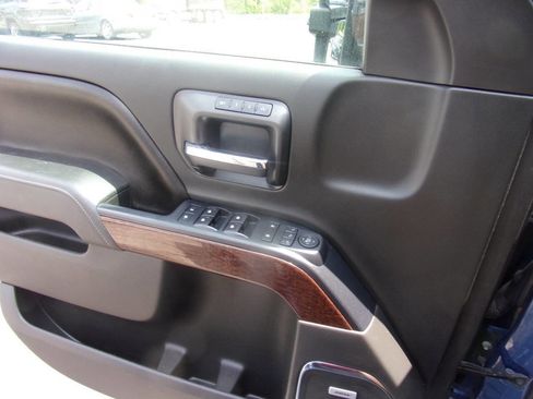 Used 2015 GMC Sierra 1500 SLT w/ SLT Crew Cab Value Package image 29