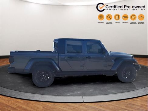 Used 2024 Jeep Gladiator Sport image 19