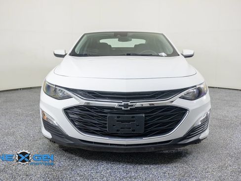 Used 2023 Chevrolet Malibu RS FWD image 2