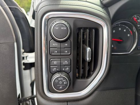 Used 2022 Chevrolet Silverado 3500 LTZ w/ LTZ Convenience Package AWD/4WD image 11