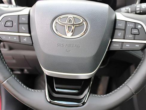 Used 2023 Toyota Highlander Platinum AWD/4WD image 14
