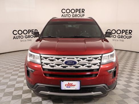 Used 2018 Ford Explorer XLT w/ Equipment Group 202A image 10