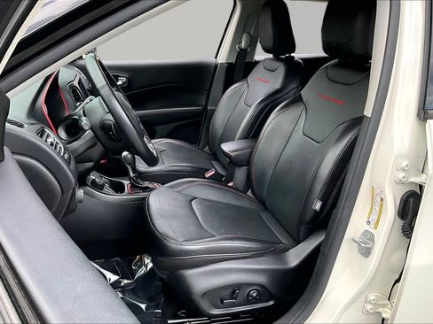 Used 2020 Jeep Compass Trailhawk w/ Leather Interior Group AWD/4WD image 8