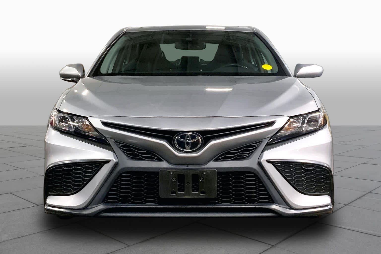 Used 2024 Toyota Camry SE w/ Cold Weather Package AWD/4WD image 4
