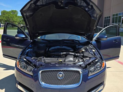 Used 2013 Jaguar XF RWD image 14