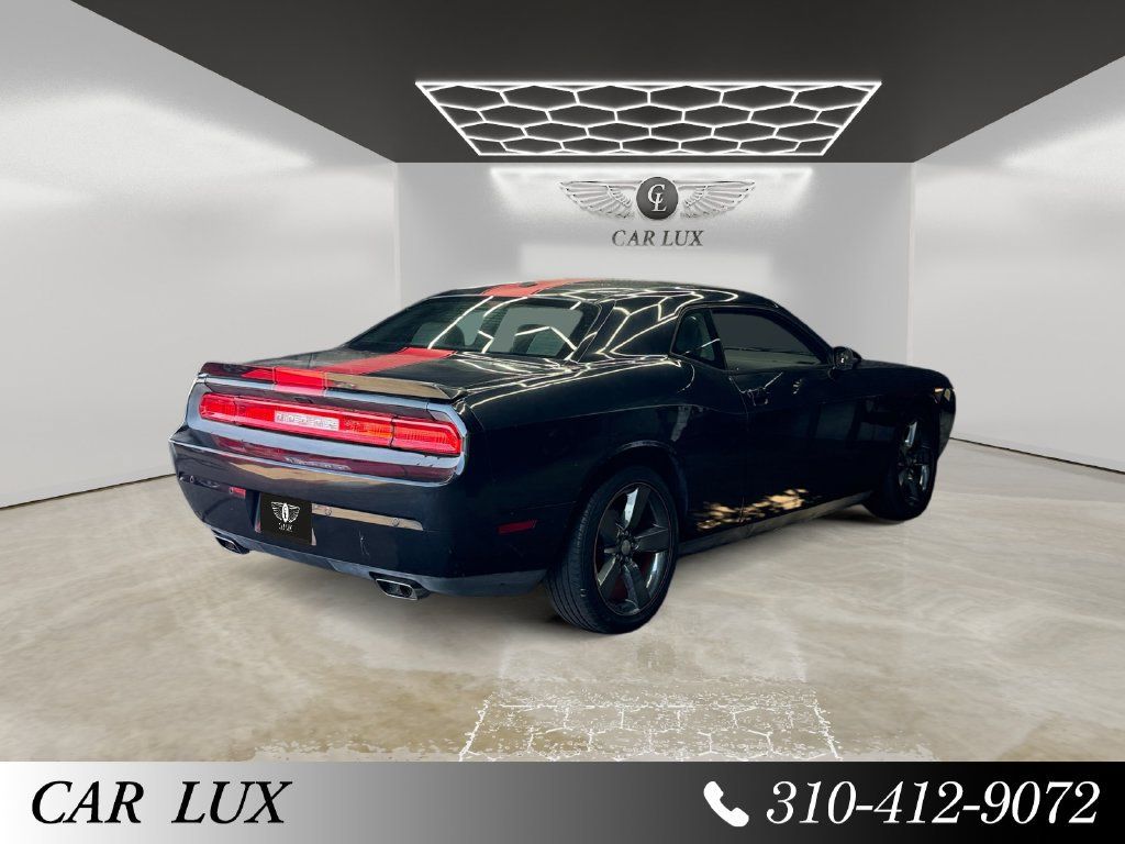 Used 2013 Dodge Challenger SXT RWD image 5