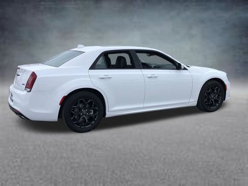 Used 2023 Chrysler 300 Touring L w/ Popular Equipment Group image 8