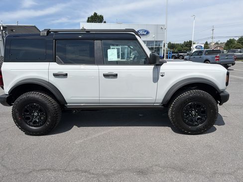 New 2026 Ford Bronco Big Bend w/ Black Diamond Package AWD/4WD image 2
