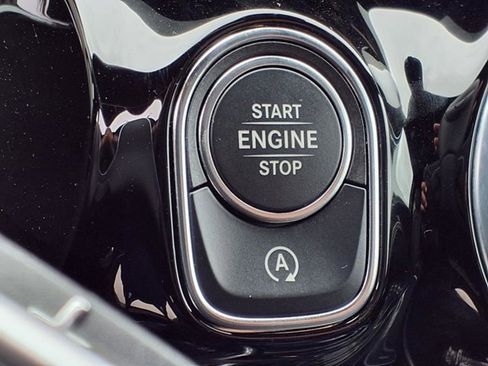 Used 2025 Mercedes-Benz GLA 250 image 25