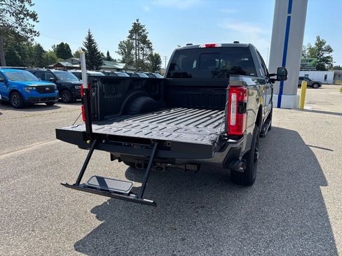 New 2026 Ford F350 Lariat w/ Black Appearance Package AWD/4WD image 9