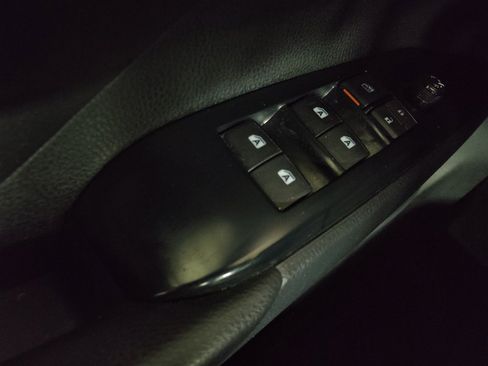 Used 2018 Toyota Camry LE image 27