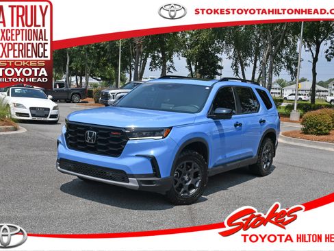 Used 2024 Honda Pilot TrailSport image 1