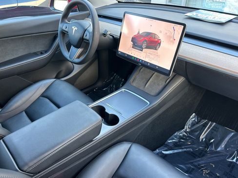 Used 2022 Tesla Model Y Long Range AWD/4WD image 19