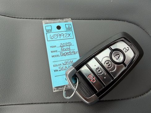 Certified 2025 Ford Expedition Active AWD/4WD image 31