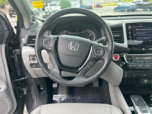 Used 2017 Honda Pilot Elite image 21